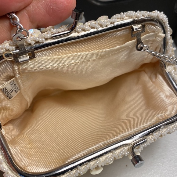 Sequin and Beaded Handbag - Picture 4 of 9